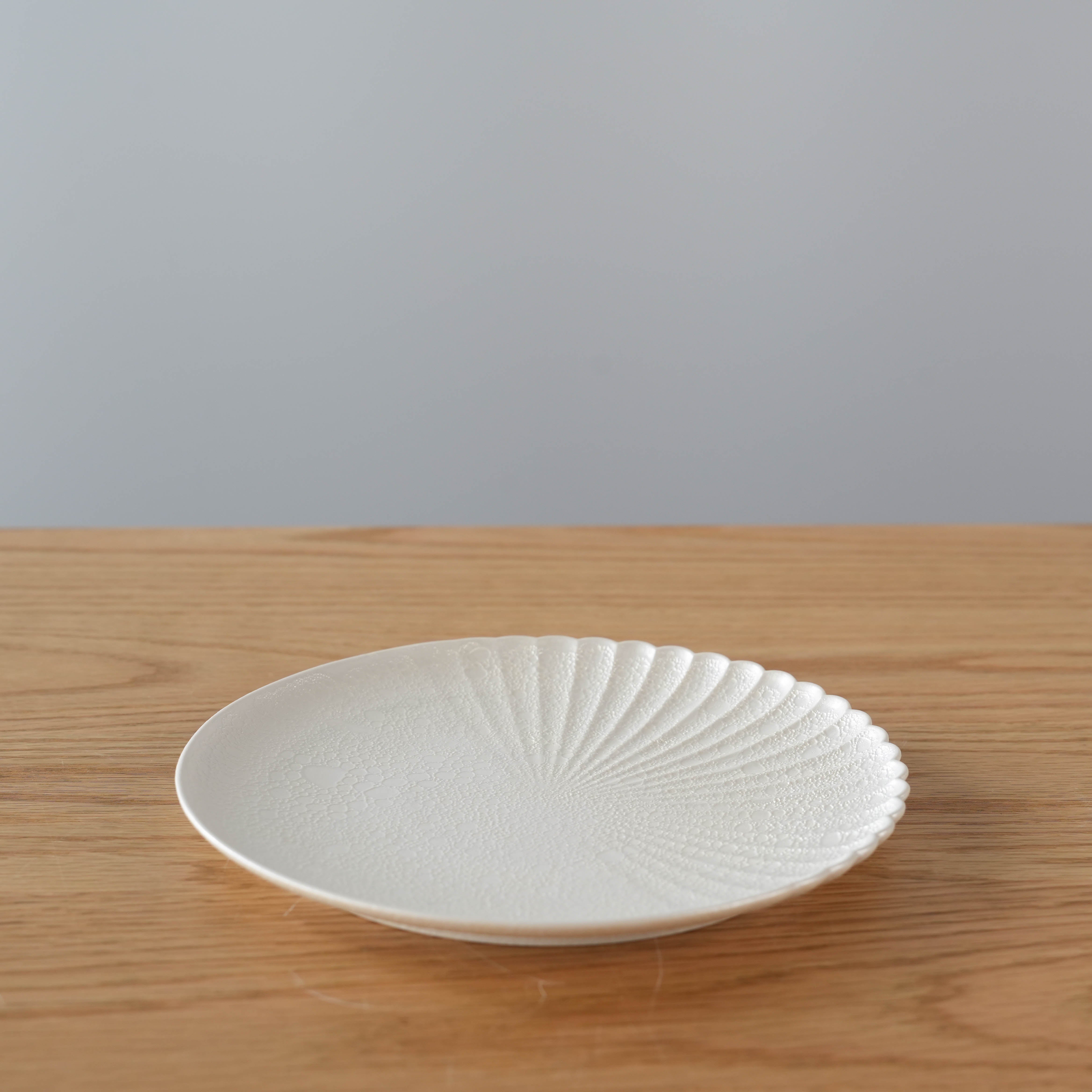 Scalloped Radial Serving Plate