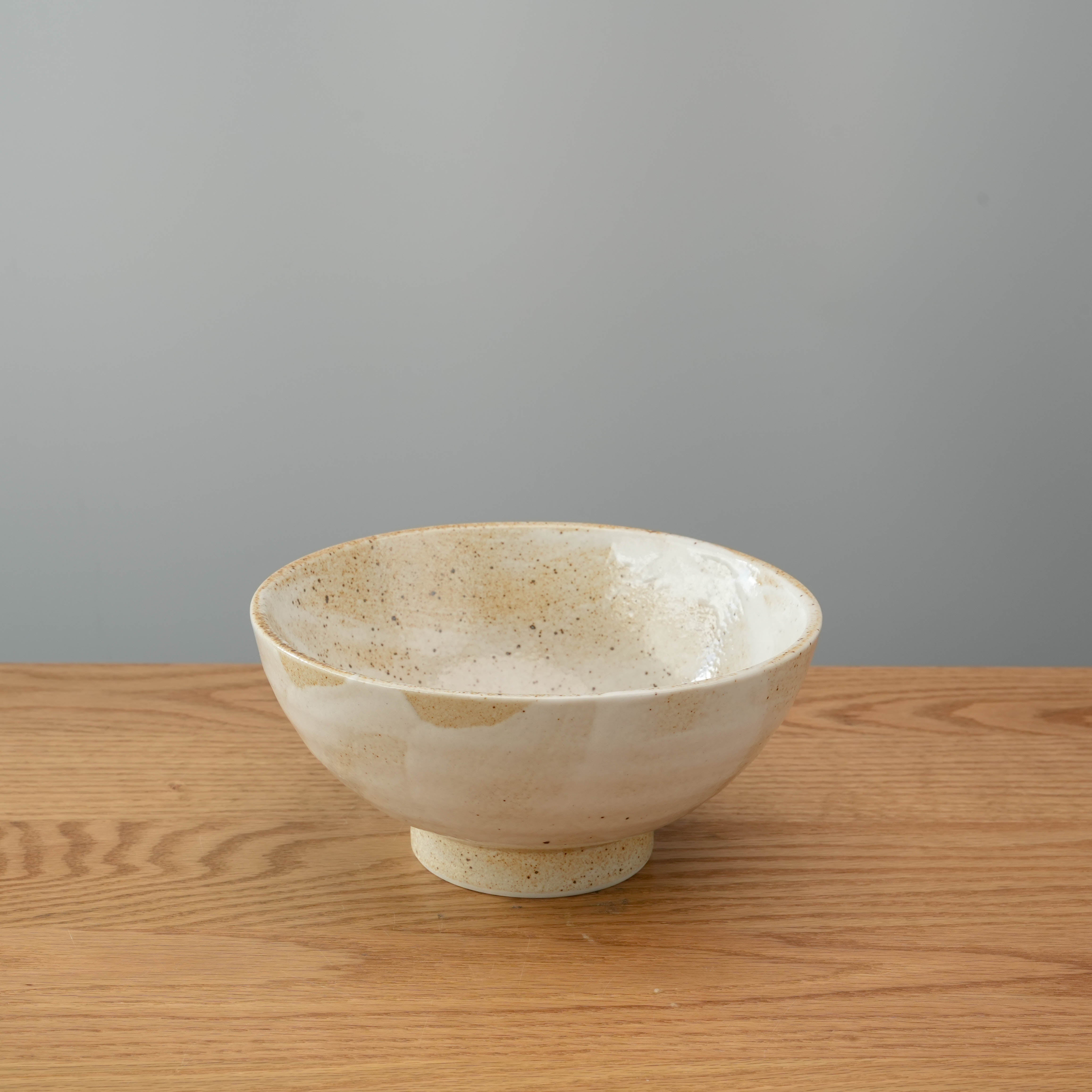 Footed wide shallow bowl