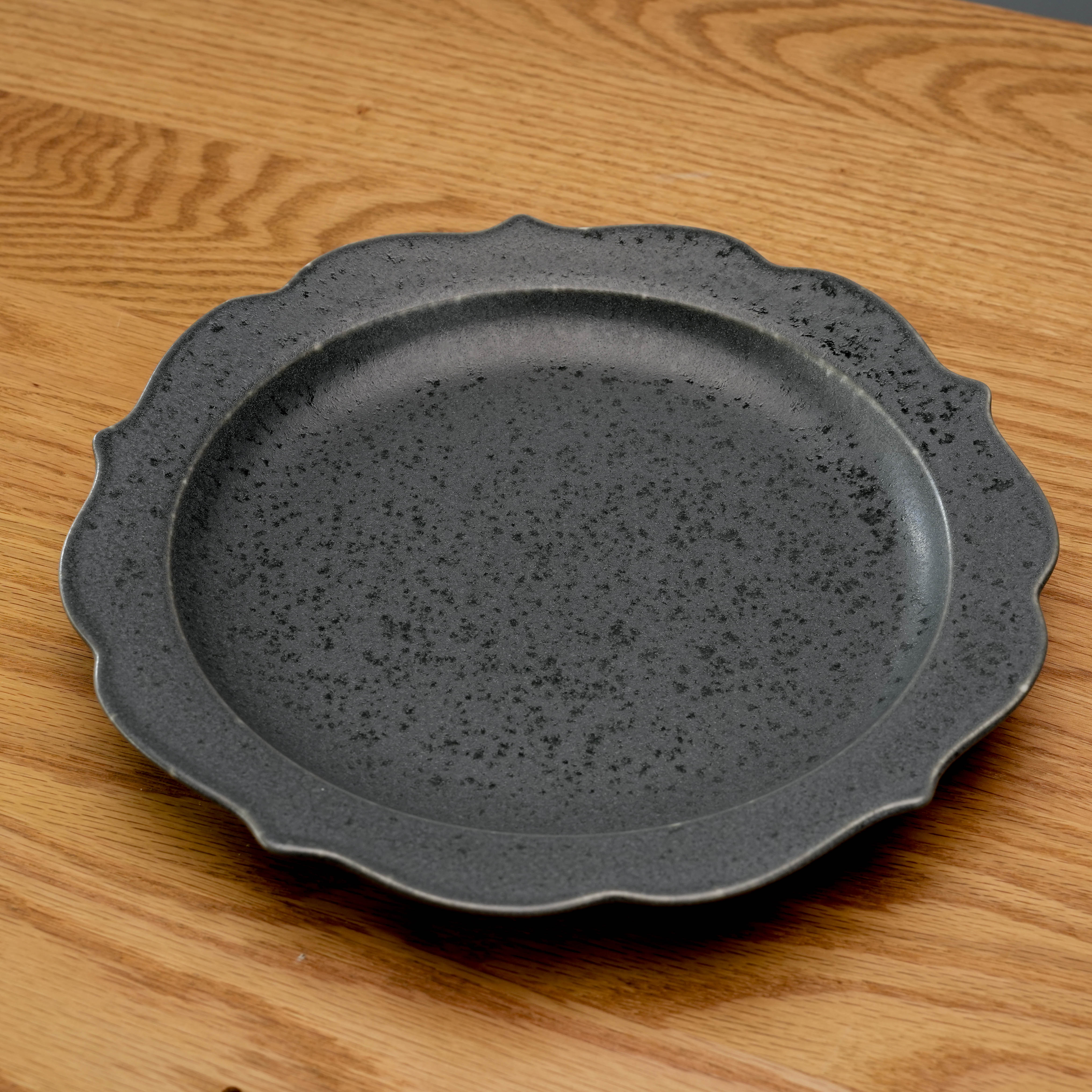 Scalloped Speckled Plate