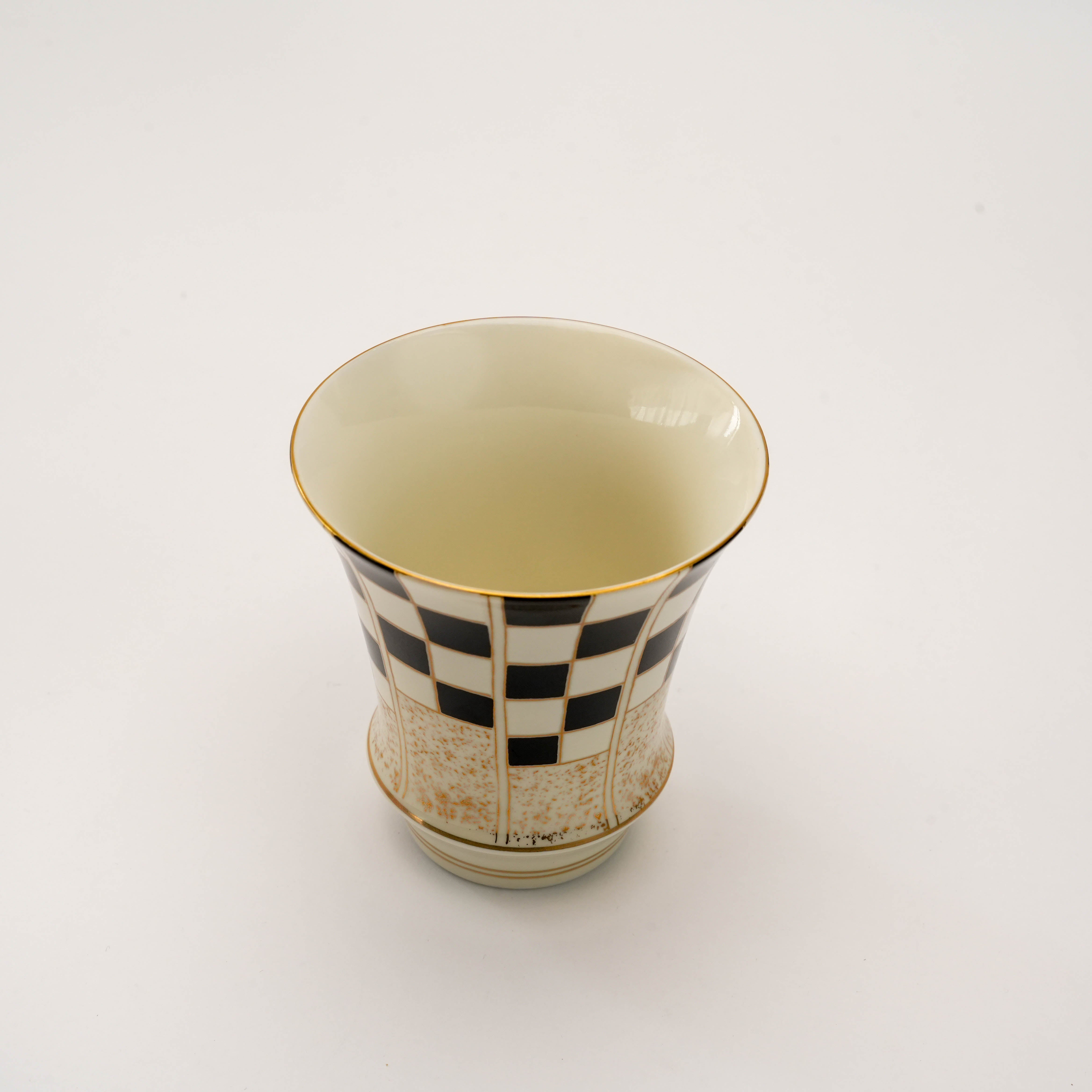 Flared-waisted Sake Vessel