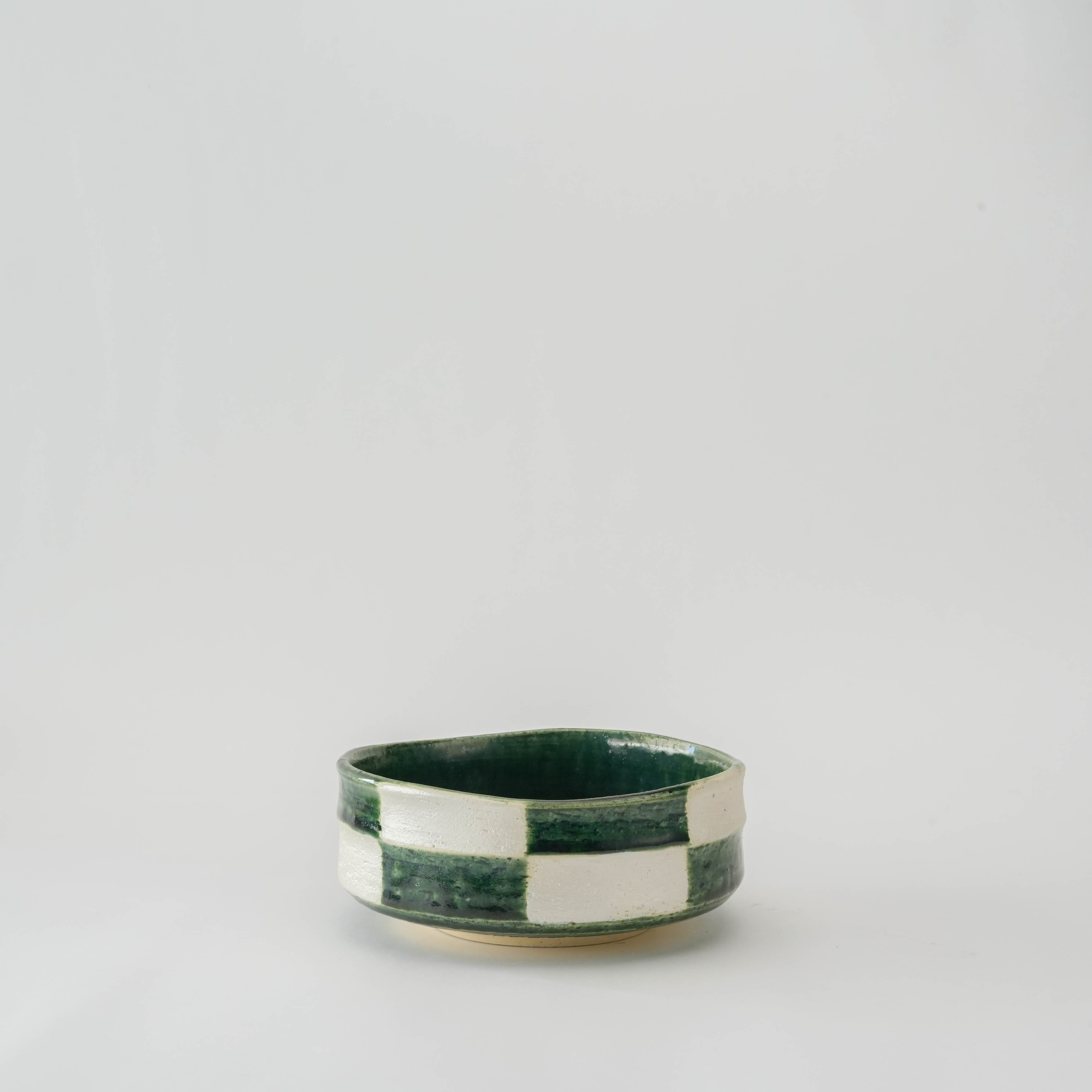 Checkered shallow bowl